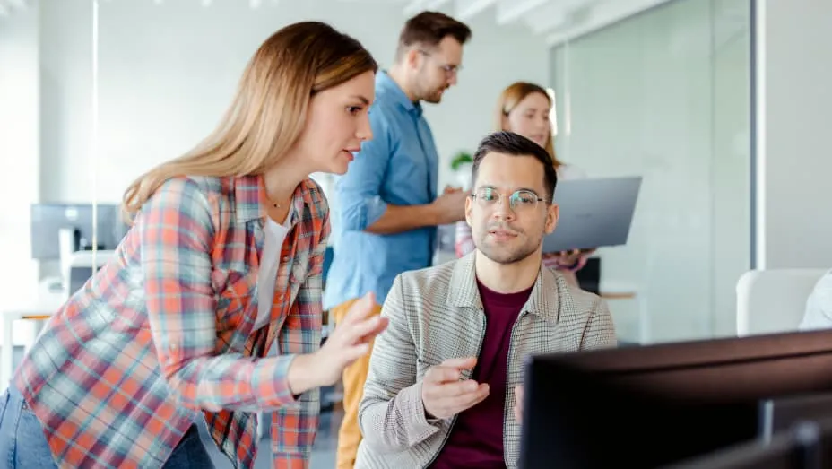 Security and privacy in the digital workplace